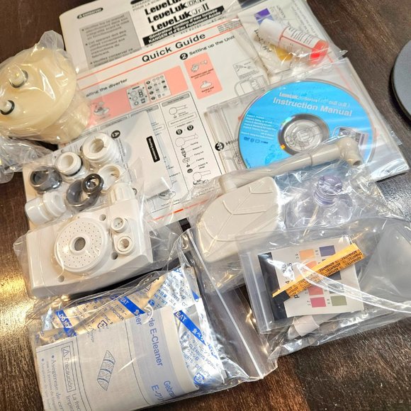 Enagic Leveluk Jr ll Kangen Water Filtration Ionizer, White, New - Never Used - Picture 8 of 8